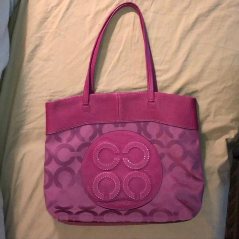 Authentic Coach tote with leather logo and details, beautiful berry color. - Picture 3 of 11